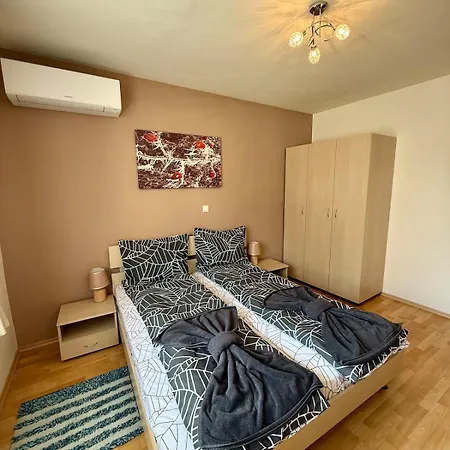 Apartment Vlado's Place Home2host