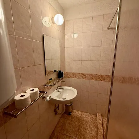 Apartment Vlado's Place Home2host